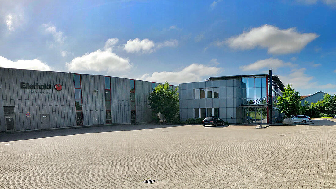 Außenansicht des Firmengebäudes der Druckerei Ellerhold Glückburg GmbH in Wees bei Flensburg