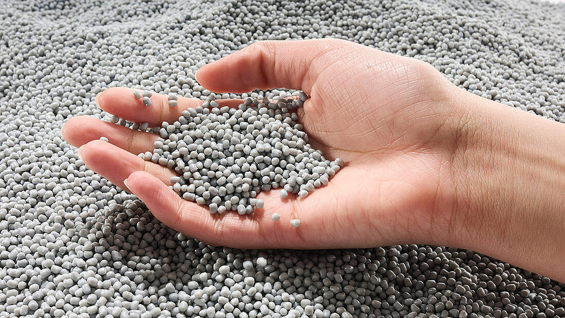 Recycled PET pellets from the KURZ recycling plant
