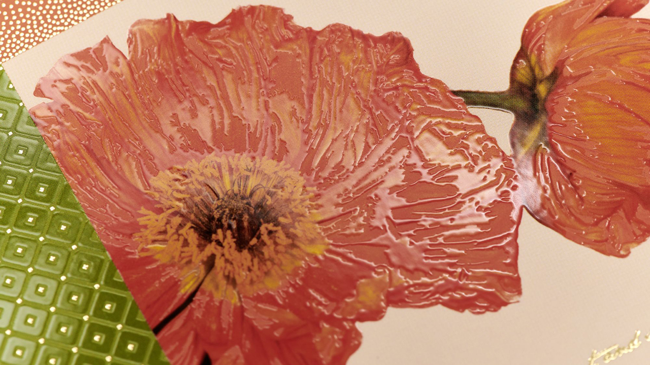 Blume mit taktilem Spot-Coating, realisiert mit Digitaltransfer