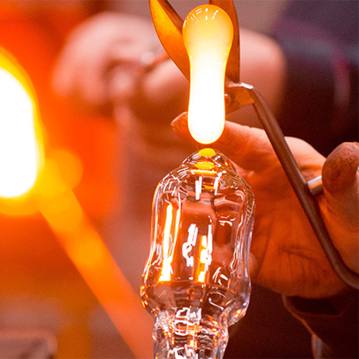 [Translate to Deutsch:] Image picture: Glass melting at Baccarat